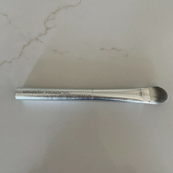 Mirabella Foundation Brush NEW - Picture 1 of 2